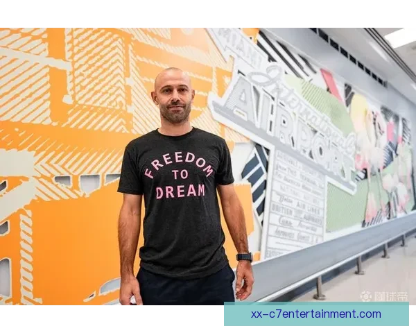 迈阿密世界杯期间举办艺术足球展融合体育与文化魅力